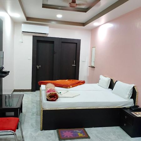 Hotel Sunaina International Gaya Exterior foto