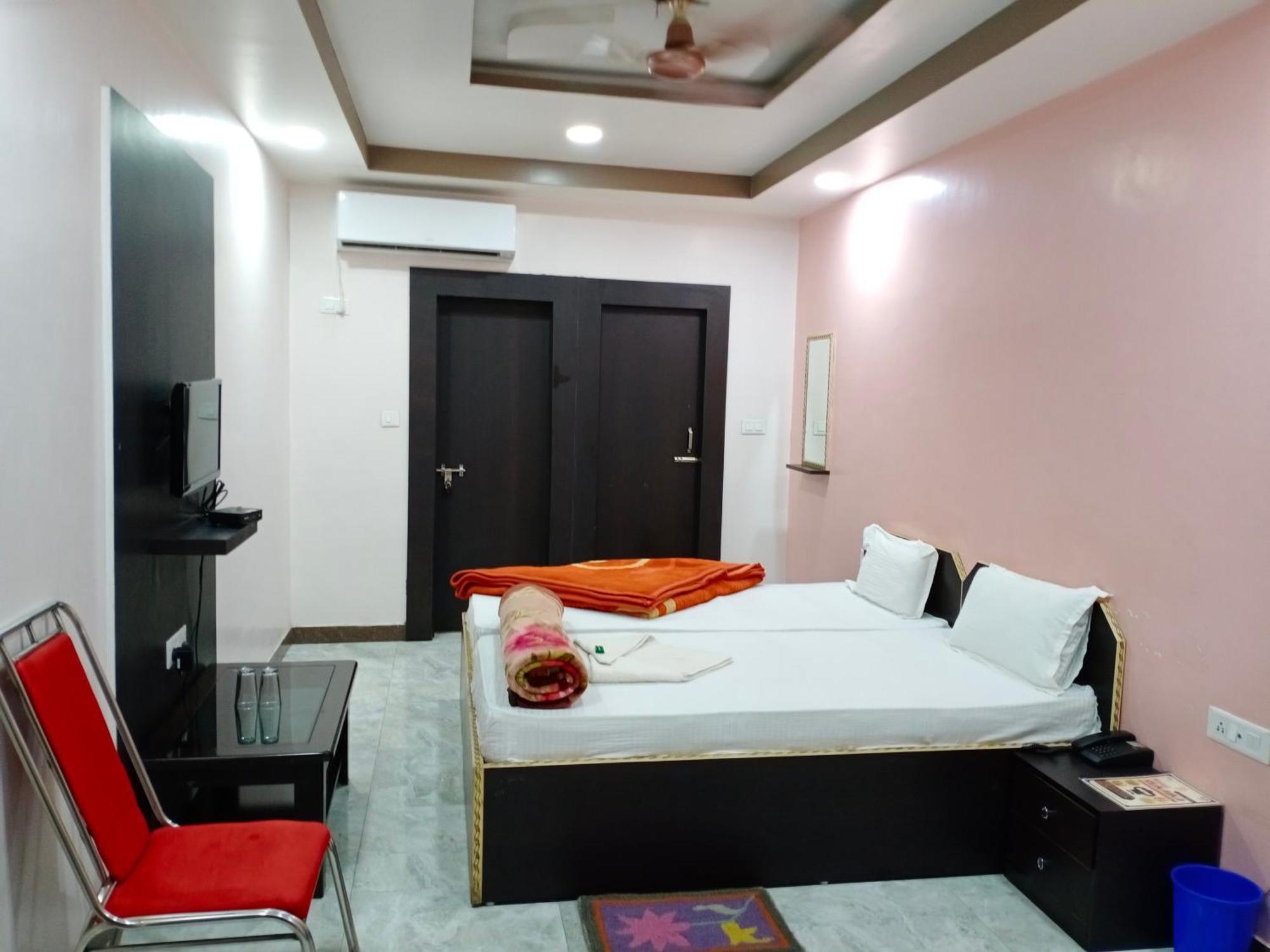 Hotel Sunaina International Gaya Quarto foto