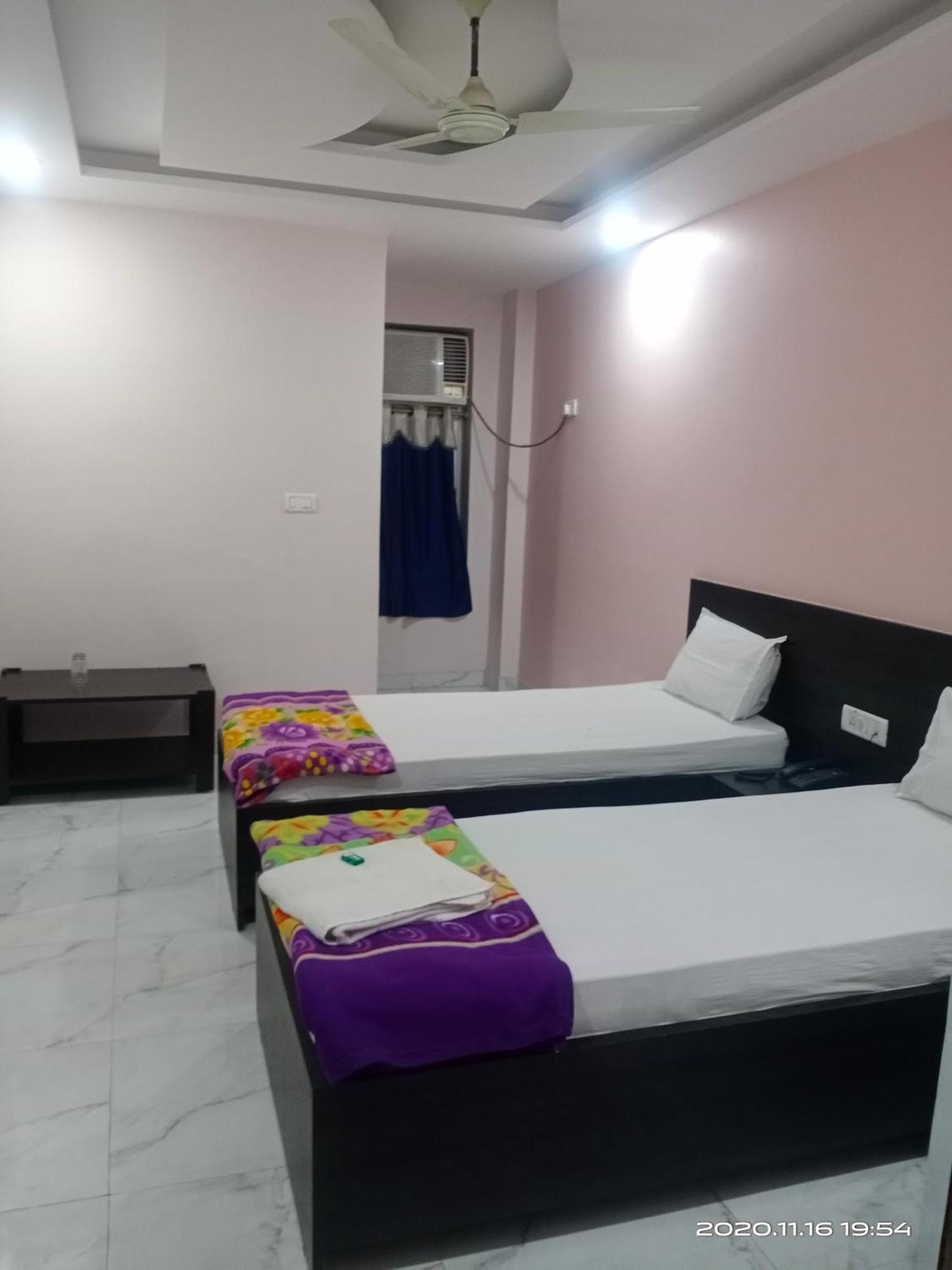 Hotel Sunaina International Gaya Quarto foto